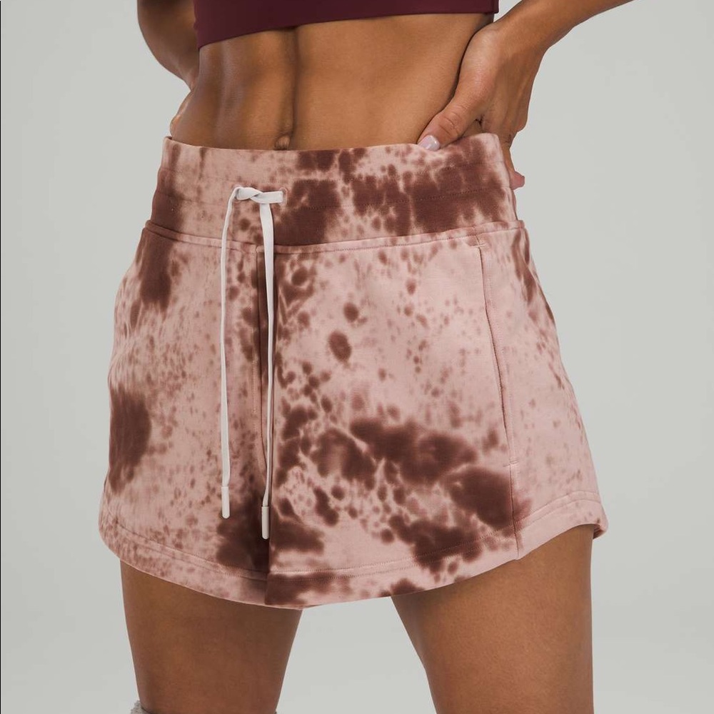 Lululemon Athletica Inner Glow Shorts 3”